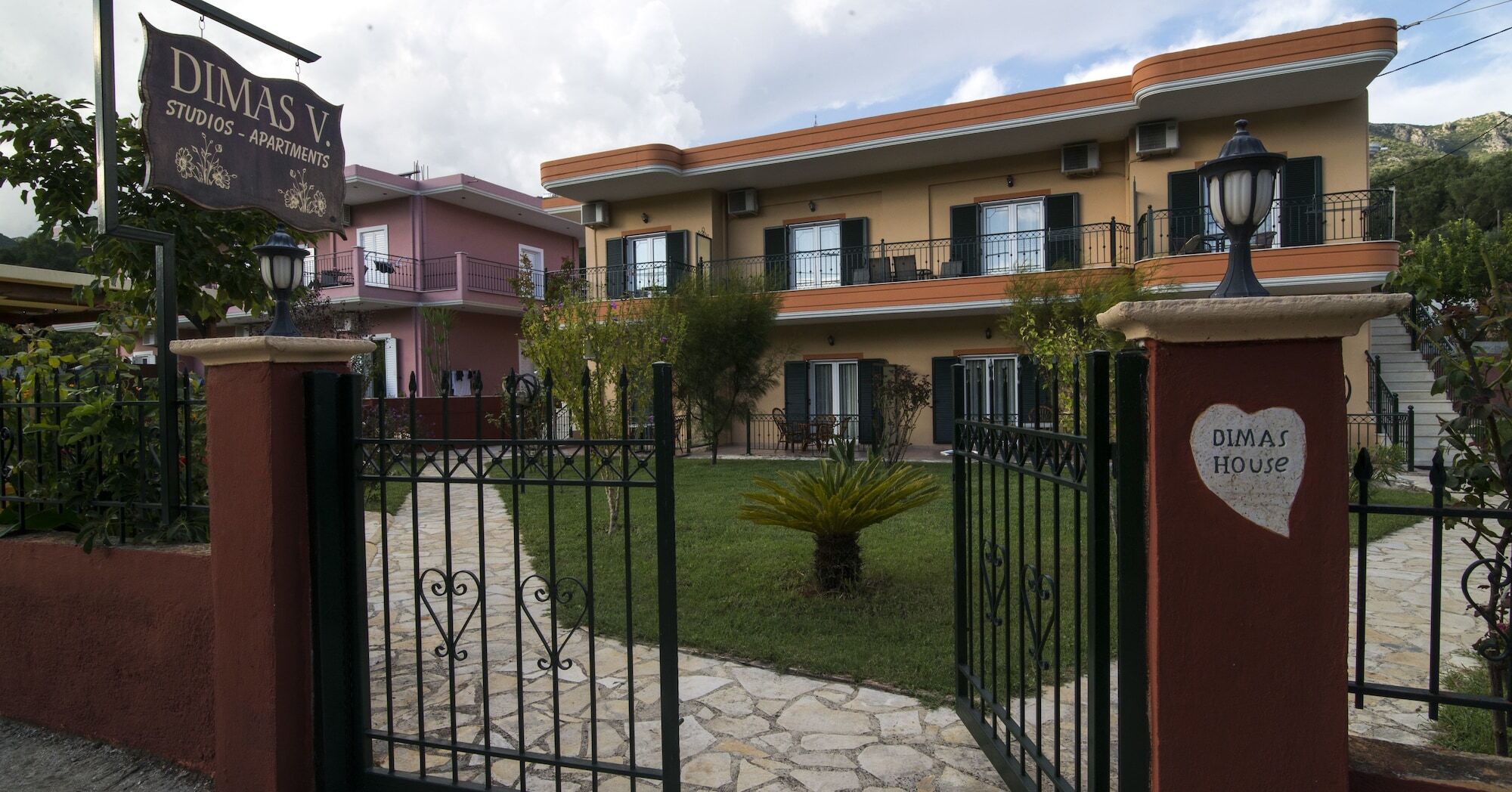 Dimas V House Aparthotel Parga Bagian luar foto